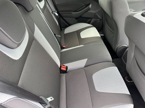 Ford Focus 1.6 petrol low Tax 363868446