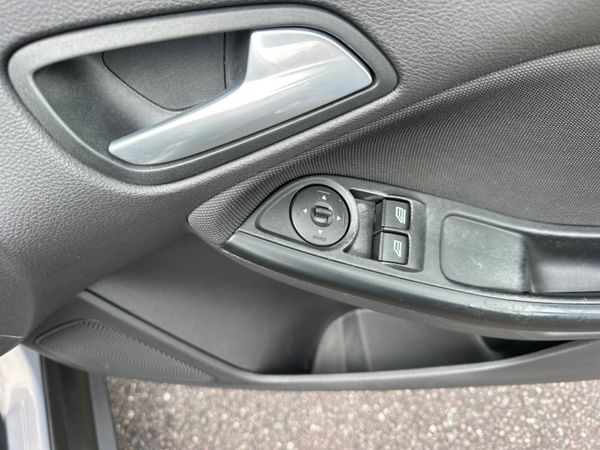 Ford Focus 1.6 petrol low Tax 363868448