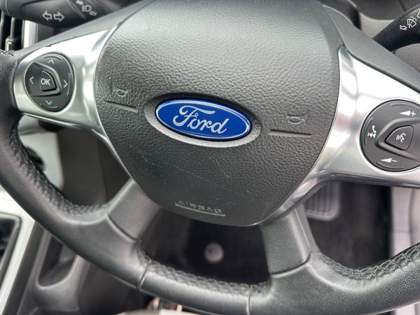 Ford Focus 1.6 petrol low Tax 363868449