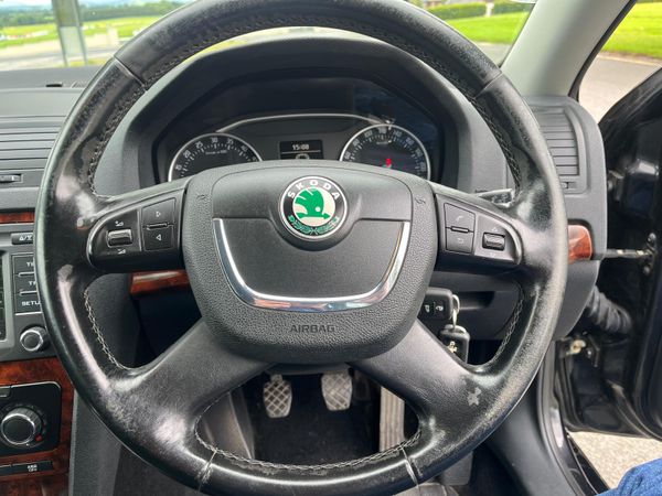 Skoda Octavia 2010 TDI Elegance Low mileage 363941802