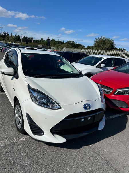 TOYOTA AQUA Hybrid 363959514