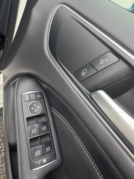 Mercedes Benz Electric Automatic 374010608