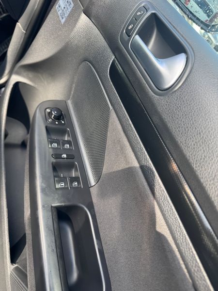 Volkswagen Golf Automatic 374010669