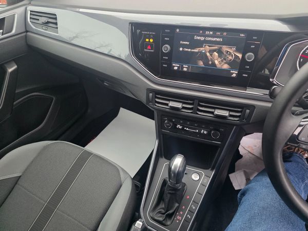 Volkswagen Polo Auto 2018 374054519