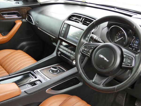 JAGUAR F-PACE 2.0 I4 D 180PS PORTFOLIO AUTO 4WD 374064666