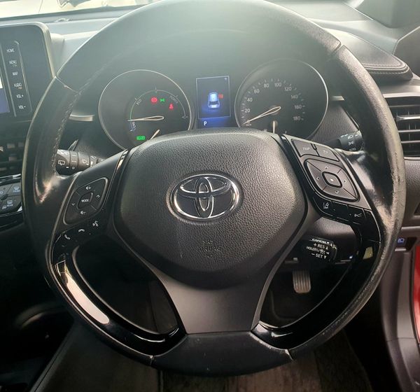 2019 Toyota CH-R S LED Auto 374077469