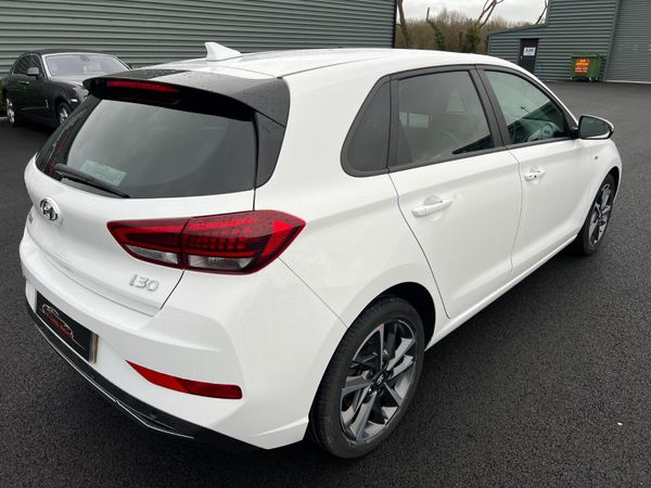 2023 (232) Hyundai I30 Premium 1.0 T-GDI MHEV-Auto 374077725