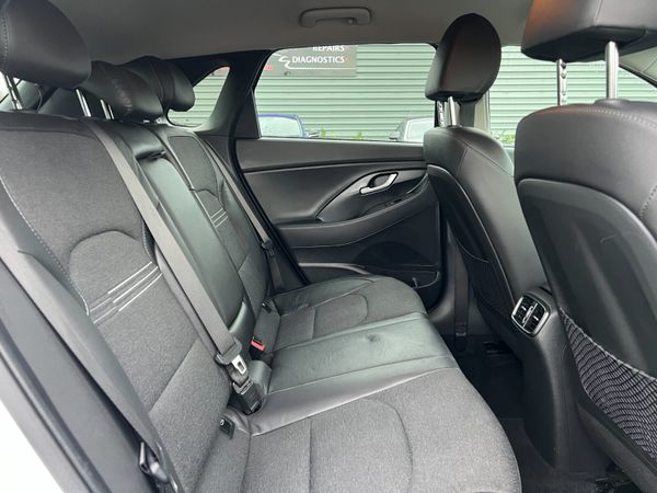 2023 (232) Hyundai I30 Premium 1.0 T-GDI MHEV-Auto 374077734