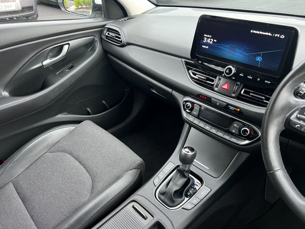 2023 (232) Hyundai I30 Premium 1.0 T-GDI MHEV-Auto 374077749