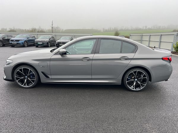 2022 (222) BMW 530E M Sport 2.0 Auto -Bernina Grey 374078012