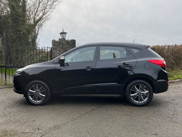 Hyundai ix35 1.7 Diesel Celebration LE 2WD 374085049