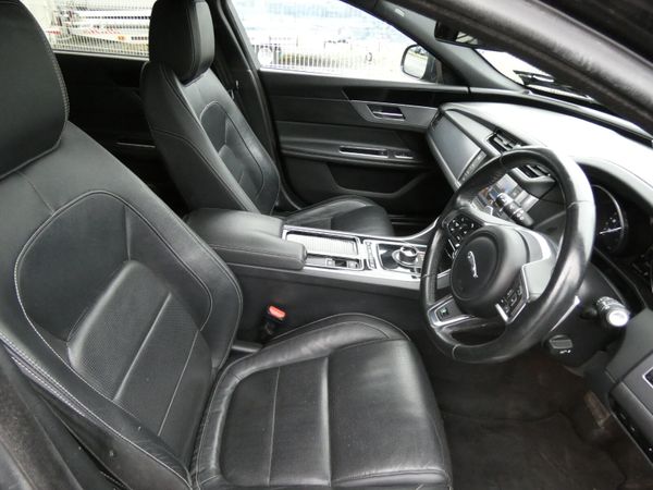 JAGUAR XF 2.0 D 180PS R-Sport Automatic 374086437