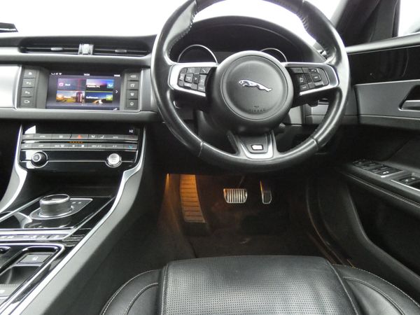JAGUAR XF 2.0 D 180PS R-Sport Automatic 374086438