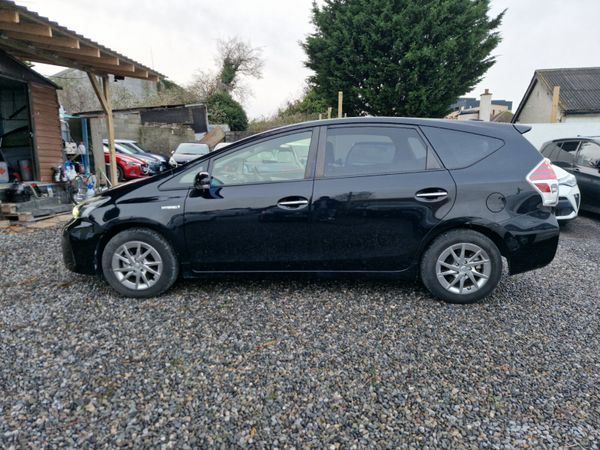 Toyota Prius 7 SEATER // self charging hybrid 374083285