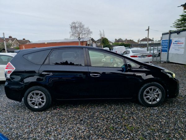 Toyota Prius 7 SEATER // self charging hybrid 374083376