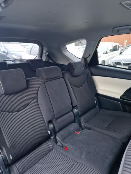 Toyota Prius 7 SEATER // self charging hybrid 374083436