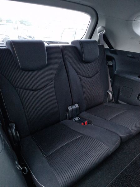 Toyota Prius 7 SEATER // self charging hybrid 374083437