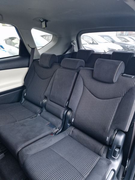 Toyota Prius 7 SEATER // self charging hybrid 374083451