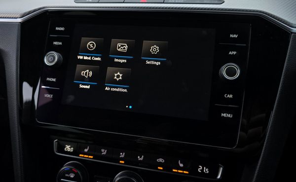 🔥 2018 VW Arteon 2.0 TSI R-line Automatic 374098631