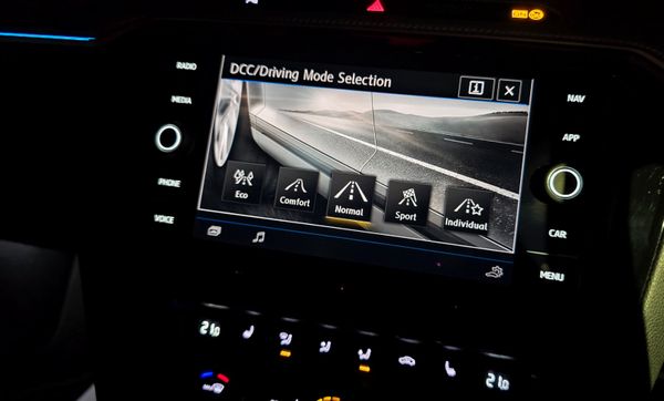 🔥 2018 VW Arteon 2.0 TSI R-line Automatic 374104181