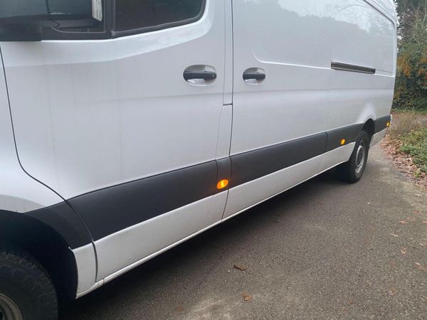 Mercedes-Benz Sprinter 2023 374107451