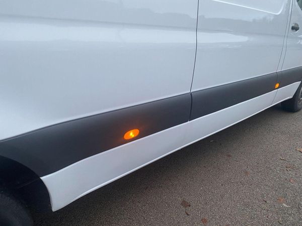 Mercedes-Benz Sprinter 2023 374107460