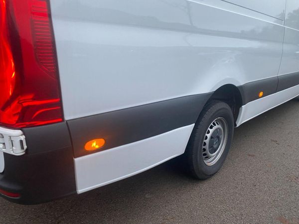 Mercedes-Benz Sprinter 2023 374107461