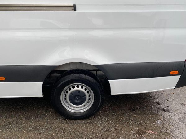 Mercedes-Benz Sprinter 2023 374107480