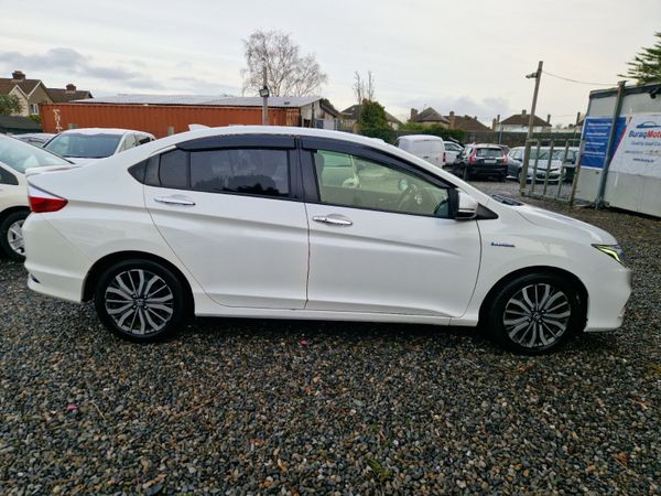 Honda Grace 2018 |High spec self charging hybrid 374116391