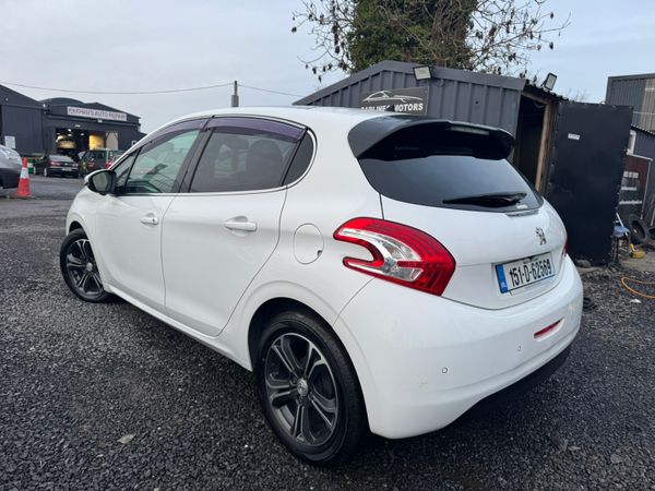 Peugeot 208 Automatic 374117518