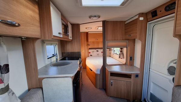 Swift Coastline 4FB Island Bed Caravan 374126561