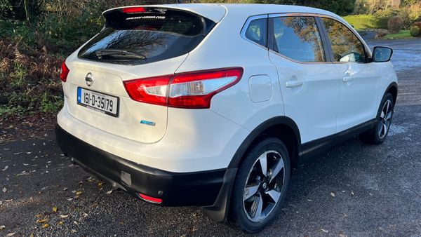 Nissan Qasqai  Artic white 374149309