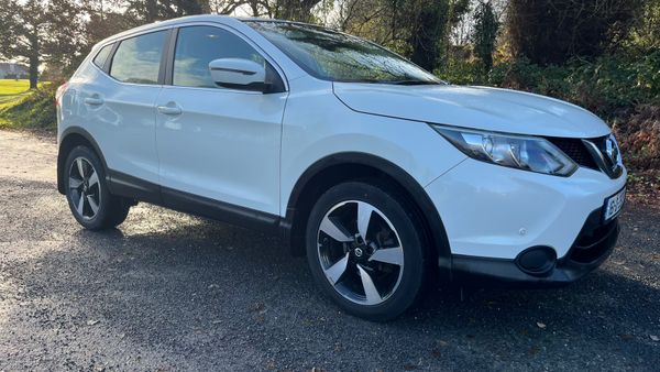 Nissan Qasqai  Artic white 374149300