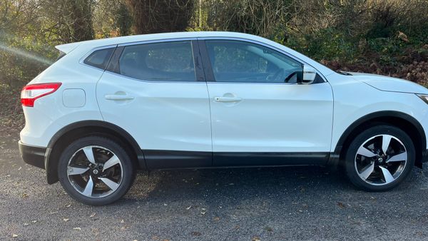 Nissan Qasqai  Artic white 374149302