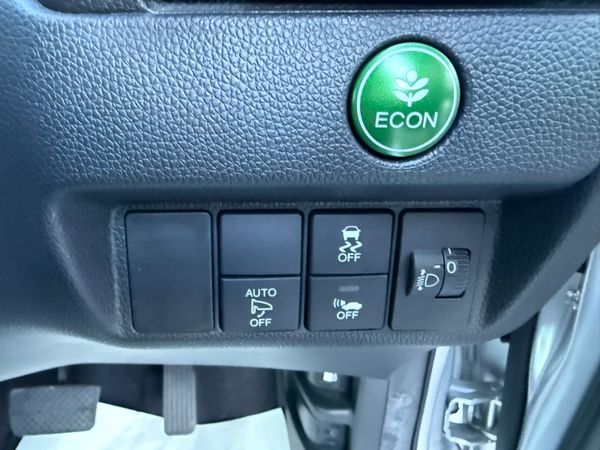 2016 Honda Jazz/Fit 1.5 Petrol Hybrid ,Automatic 374140813