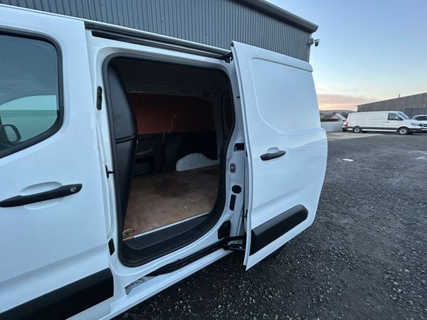 2021 Peugeot Partner 'Enterprise 374166355