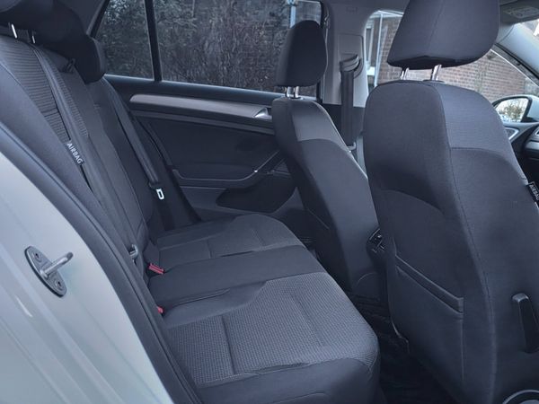 Volkswagen Golf Petrol Automatic *ONLY 25K* 2014 374199331