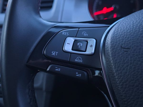 Volkswagen Golf Petrol Automatic *ONLY 25K* 2014 374199333