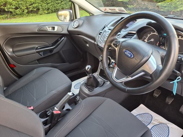 Ford Fiesta 2016 374232565