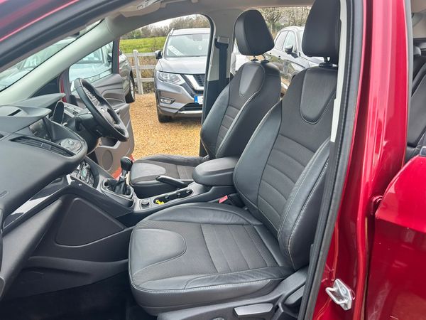 Ford kuga titanium 374233334