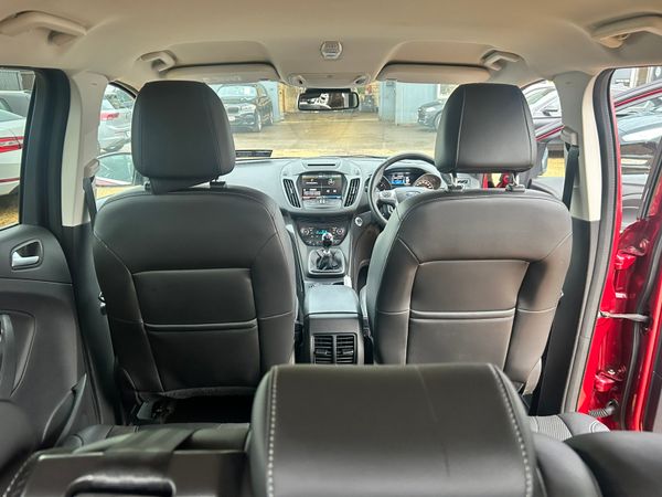 Ford kuga titanium 374233332