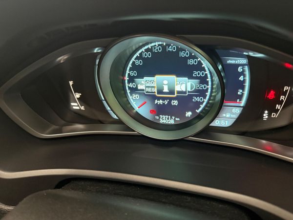 2014 Volvo V40 Automatic T4 374271761