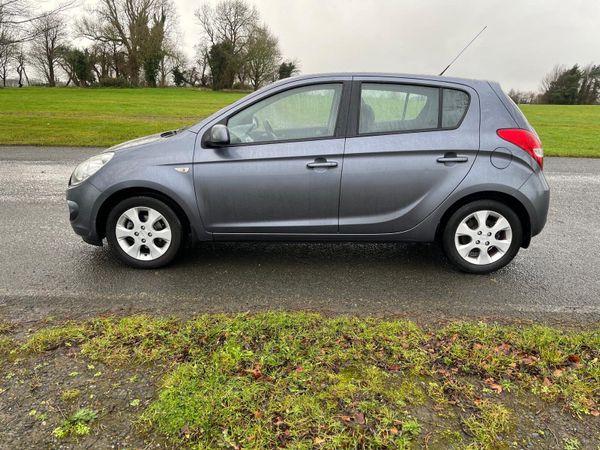 Hyundai i20 2011 low mileage Trade Sale 374289928