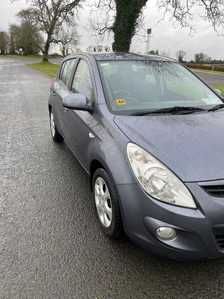 Hyundai i20 2011 low mileage Trade Sale 374289934