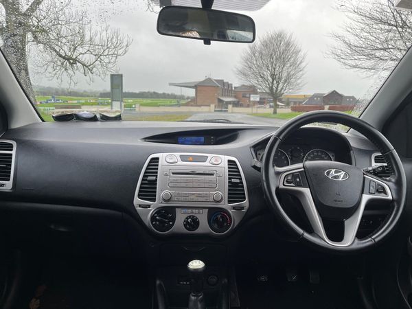 Hyundai i20 2011 low mileage Trade Sale 374289956
