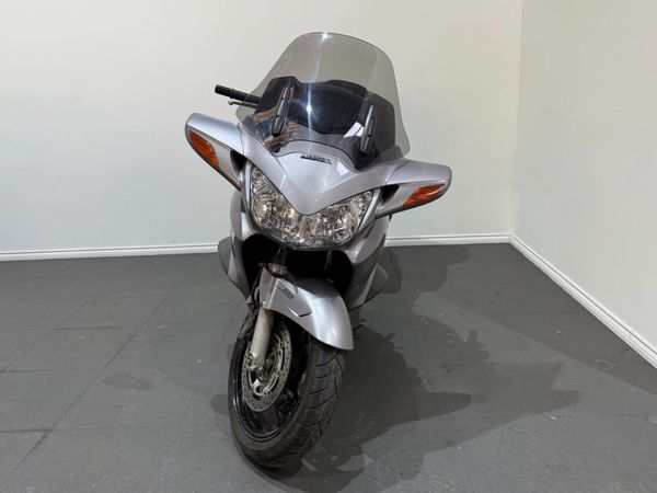 Honda Pan European ST1300 374292295