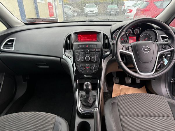 2015 Opel Astra 374308682