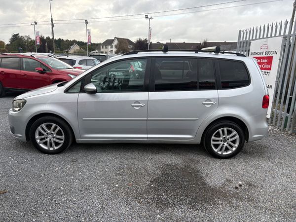 Volkswagen Touran 7 seater 1.6tdi 374309171