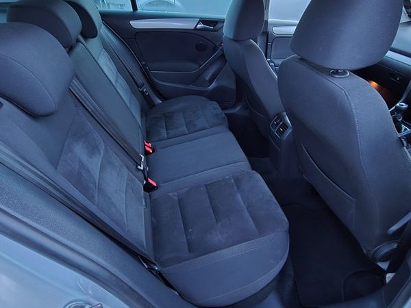 2012 Volkswagen Golf  1.6 TDI HIGHLINE 374328411