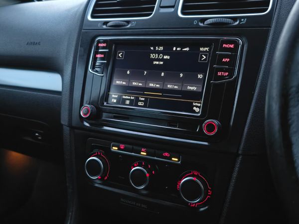 2012 Volkswagen Golf  1.6 TDI HIGHLINE 374328476